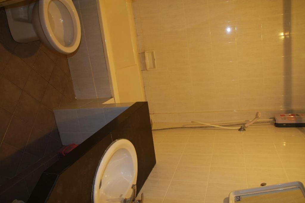 Ratchaphruek 2007 Hotel Chom Thong Dış mekan fotoğraf
